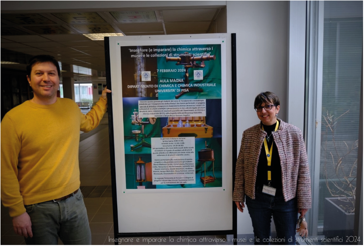 Immagine che contiene vestiti, persona, Viso umano, poster

Il contenuto generato dall'IA potrebbe non essere corretto.