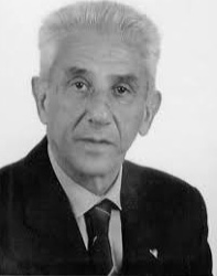 Immagine che contiene Viso umano, ritratto, persona, vestiti

Il contenuto generato dall'IA potrebbe non essere corretto.